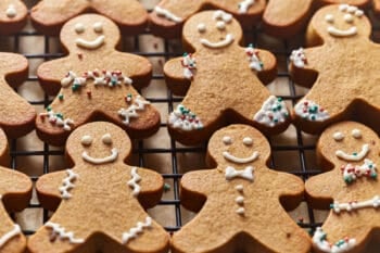 Gingerbread Men Cookies – Like Mother, Like Daughter