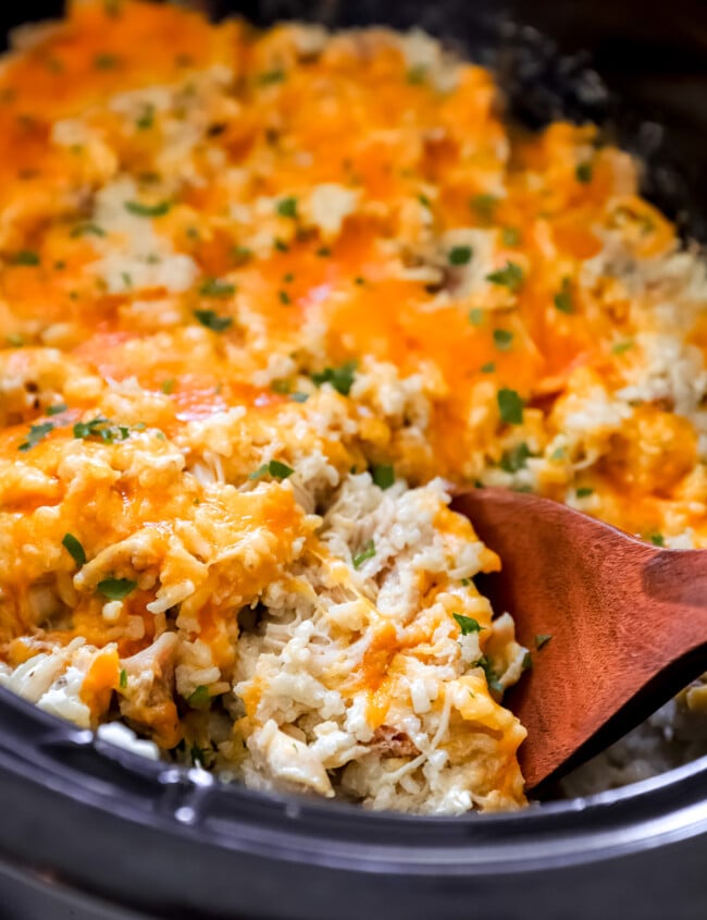 https://www.thecookierookie.com/wp-content/uploads/2023/02/crockpot-chicken-and-rice-recipe-2-650x845.jpg