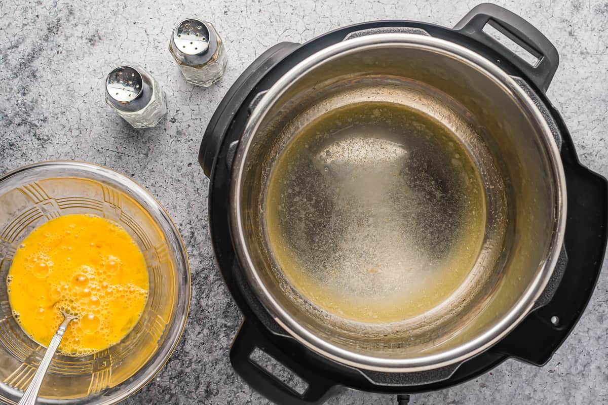 How to Make Scrambled Eggs (4 Ways) - The Cookie Rookie®