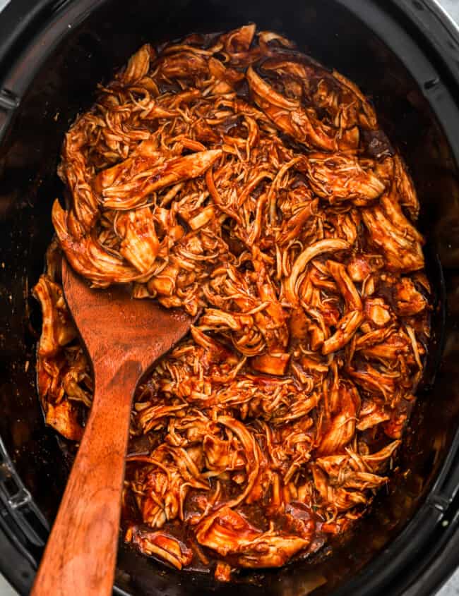 https://www.thecookierookie.com/wp-content/uploads/2023/03/crockpot-bbq-chicken-recipe-5-650x845.jpg