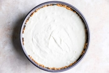 easy cheesecake filling spread over graham cracker crust.