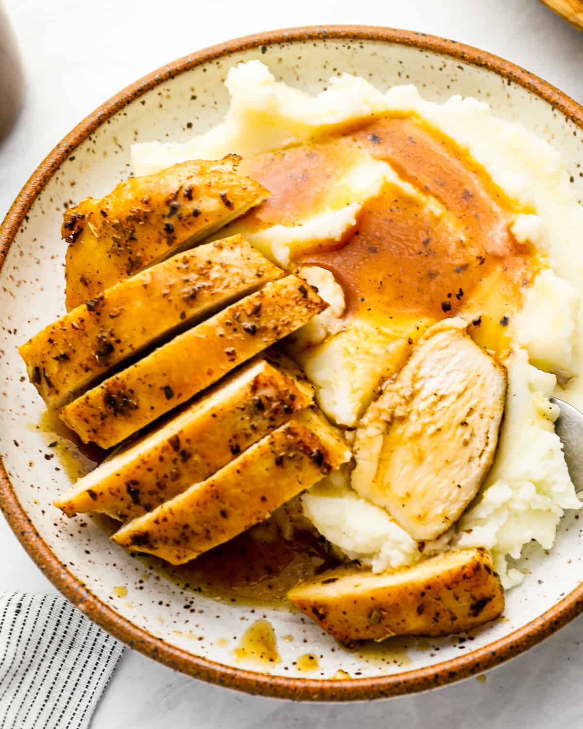 https://www.thecookierookie.com/wp-content/uploads/2023/04/instant-pot-chicken-breast-recipe-4.jpg