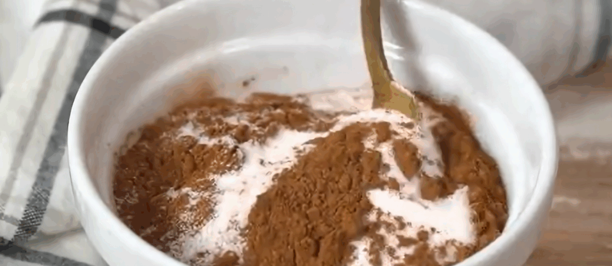 A bowl of cinnamon sugar mixture. 