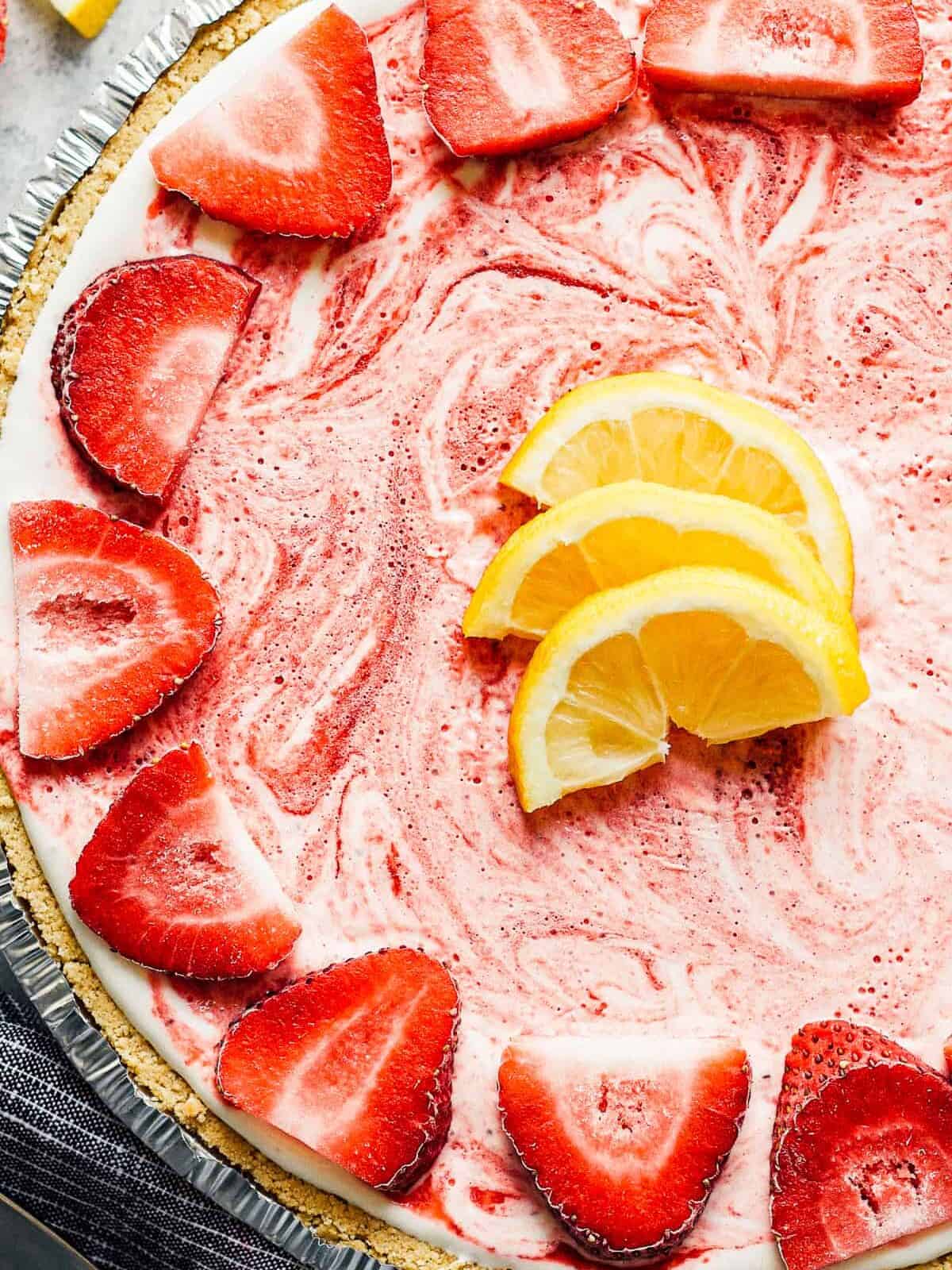 frozen strawberry lemonade pie