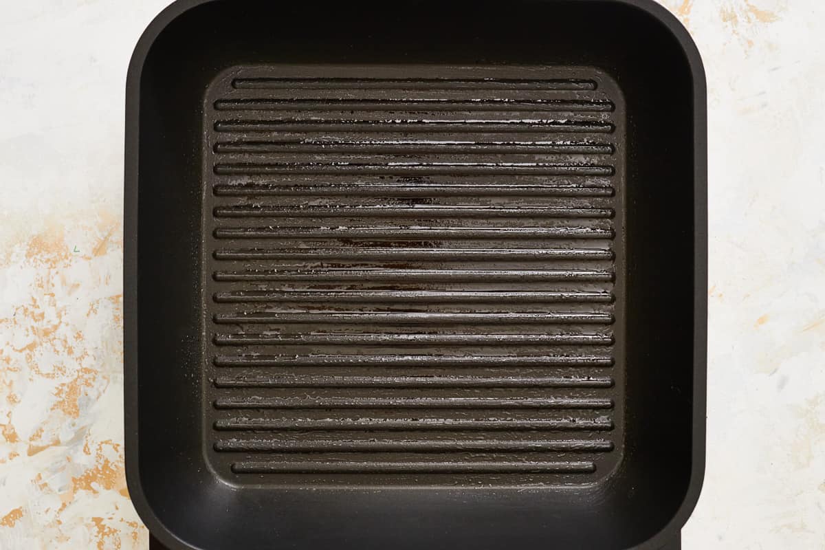 An oiled grill pan.