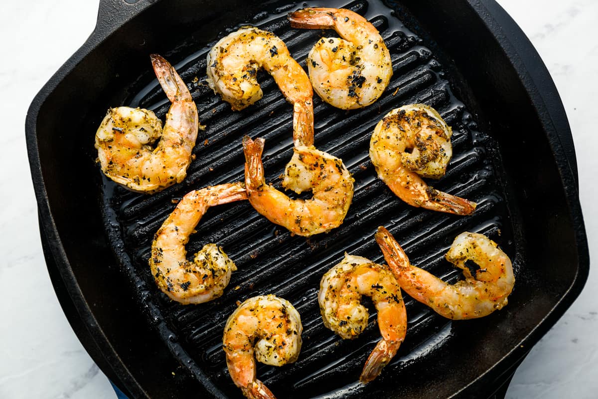 https://www.thecookierookie.com/wp-content/uploads/2023/06/how-to-grilled-shrimp-recipe-3.jpg