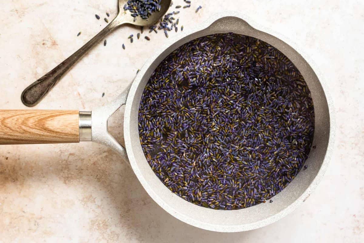 cooking lavender to make lavender lemonade