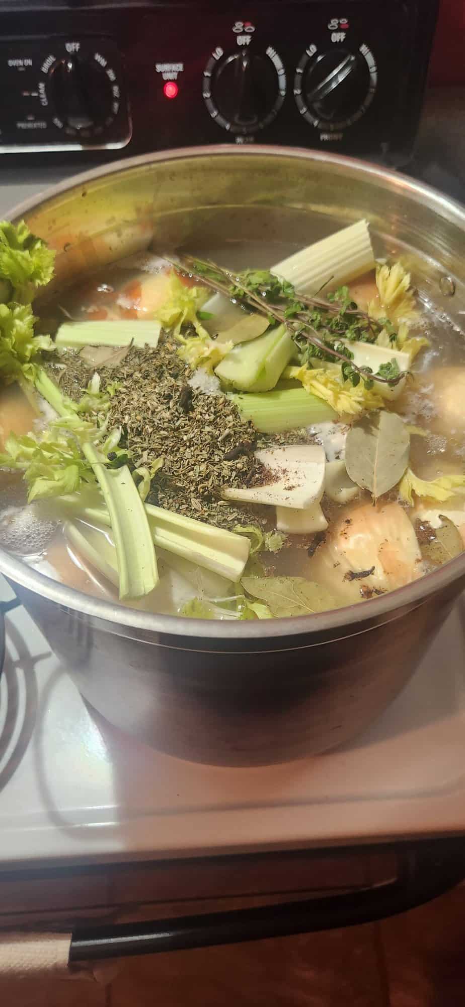Works for Me Wednesday – Homemade Chicken Broth