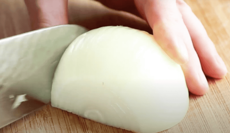 How to chop onions